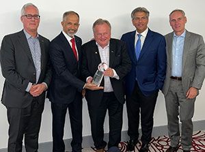 IBAC Presents Leo Knaapen with the First François Chavatte Award for Lifetime Service to Business Aviation